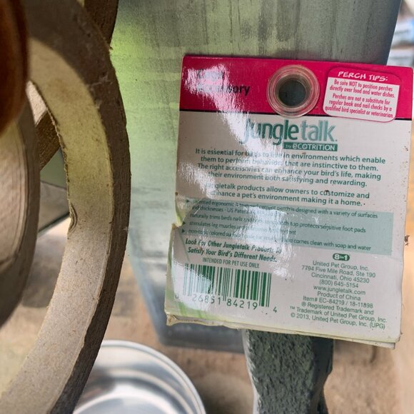 BIRD SUPPLIES - 3pc lot PARROT MACCAW, hanging cage toys, blocks, perch, bowl - Picture 12 of 13